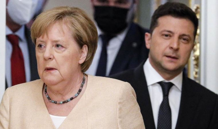 Merkel: Putin doğalgaz boru hattını silah olarak kullanmamalı