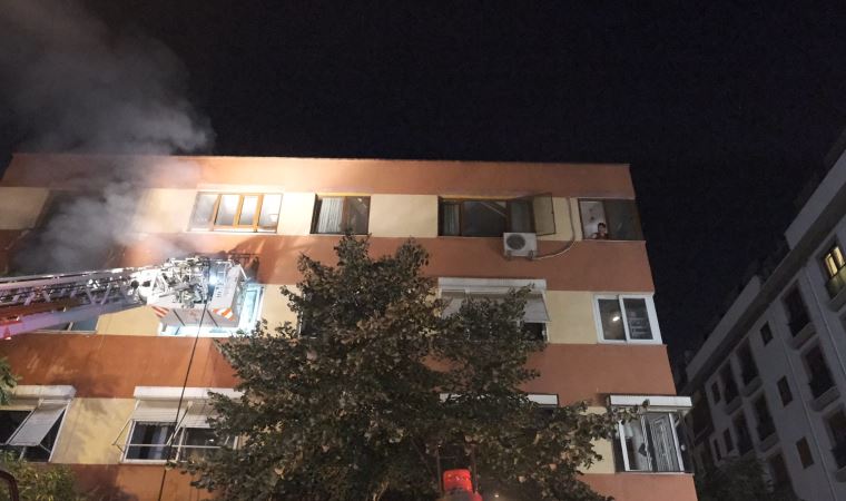 Maltepe'de 5 katlı binanın 4. katı alev alev yandı