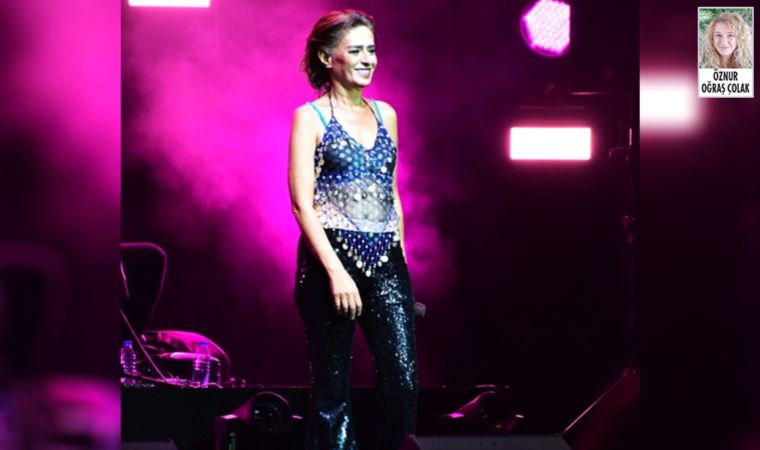 Yıldız Tilbe, Cemil Topuzlu Açıkhava Sahnesi’nde konser verdi