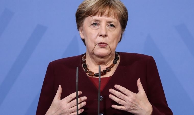 Merkel'den 'Afganistan' açıklaması: Taliban ile görüşmeler devam etmeli