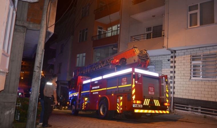 Ocakta unutulan yemeğin dumanı mahalleyi ayağa kaldırdı