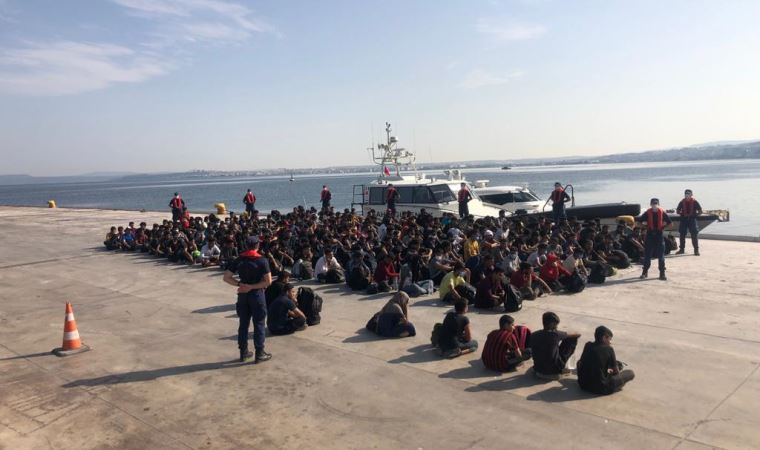 Çanakkale Boğazı'nda 204 kaçak göçmen yakalandı