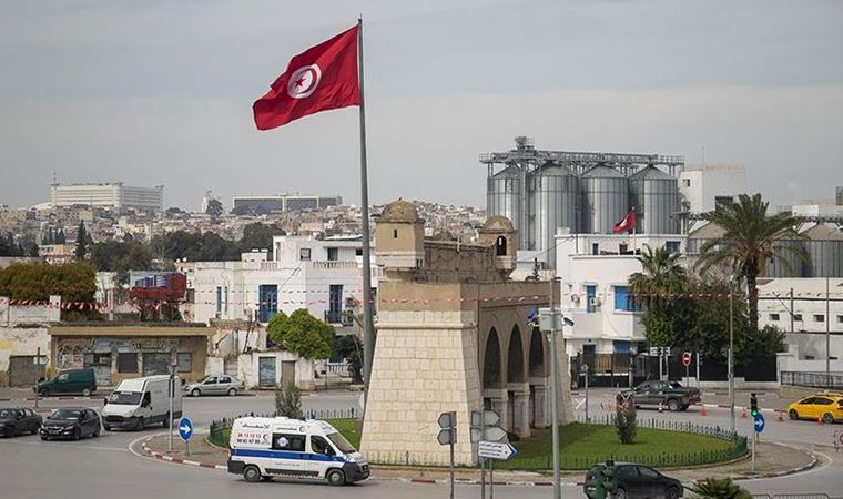 Tunus'ta vekillere gözaltı furyası