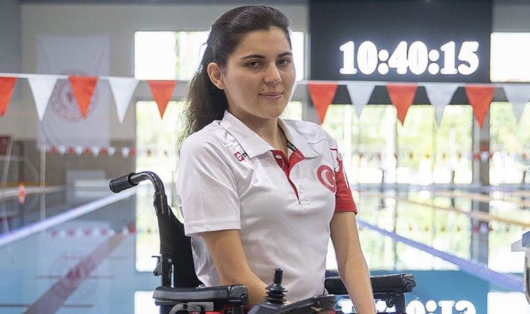 Milli yüzücü Elif İldem,  21 yıllık paralimpik rekorunu kırdı