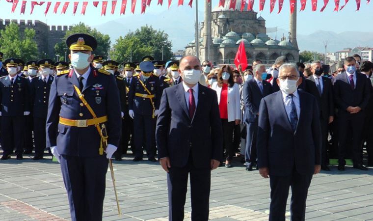 Kayseri'deki 30 Ağustos töreninde Atatürk unutuldu