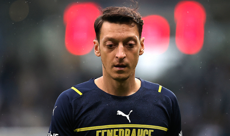 Ünlü gazeteci Serdar Ali Çelikler'den Mesut Özil yorumu