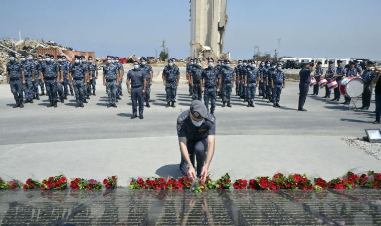 Beyrut’ta patlamanın yıl dönümünde yaşamını yitiren 218 kişi anıldı