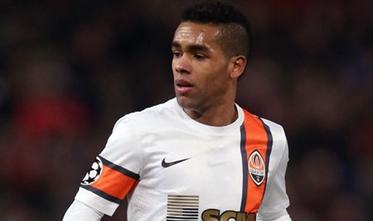 Beşiktaş'ın yeni transferi Alex Teixeira, Pazartesi günü İstanbul'a geliyor