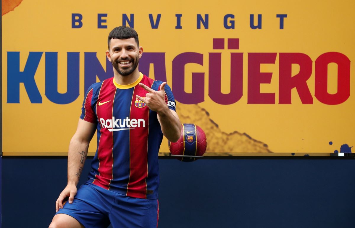 Barcelona'da Lionel Messi'nin ayrılığından sonra Agüero da rest çekti