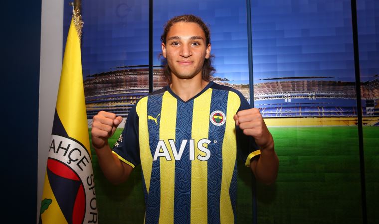 Fenerbahçe, Emir Ortakaya'yı kadrosuna kattı