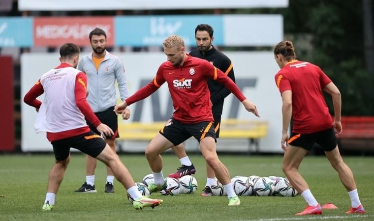 Galatasaray'da, Trabzonspor maçı öncesi sağ bek krizi!