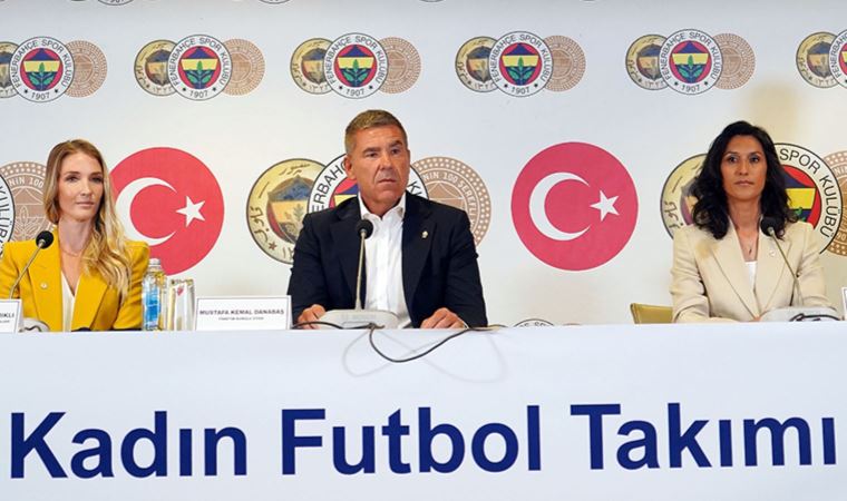 Fenerbahçe'de kadın futbol takımının lansmanı yapıldı