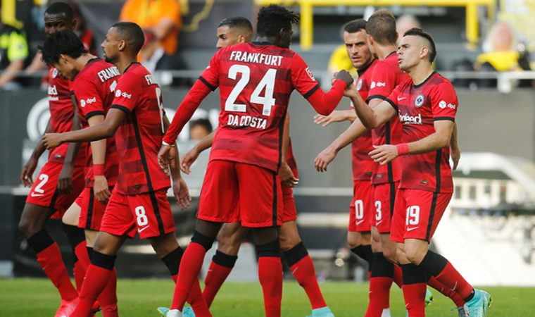 Eintracht Frankfurt, Fenerbahçe ile oynayacağı karşılaşma öncesinde Stuttgart ile 1-1 berabere kaldı