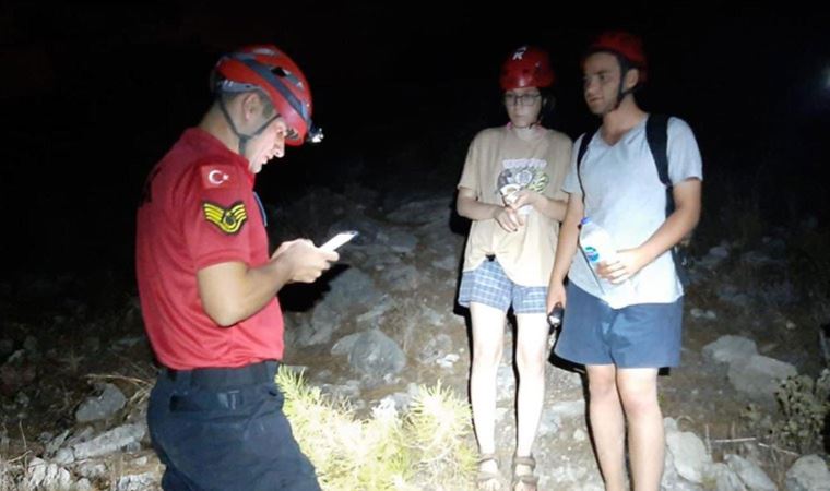 Fethiye'de yürüyüş yaparken kaybolan 2 tatilciyi jandarma ekipleri buldu