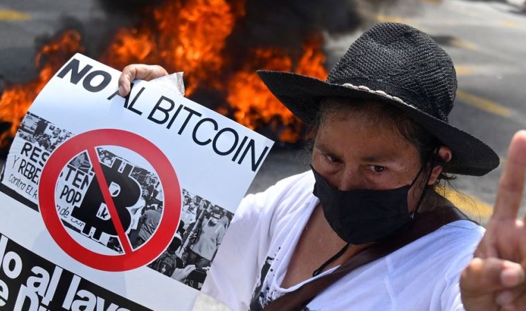 El Salvador’da Bitcoin protestoları