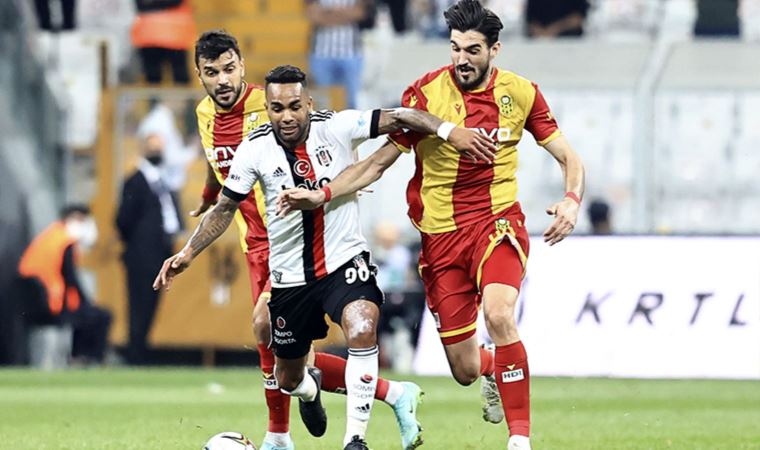 Beşiktaş'ta Alex Teixeira'nın 2 maçta daha forma giymemesi bekleniyor