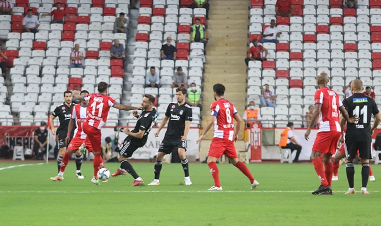 Beşiktaş'ta Necip Uysal ve Mehmet Topal sakatlandı