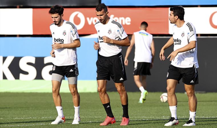 Beşiktaş, Necip Uysal ve Mehmet Topal'ın sağlık durumu hakkında açıklama yaptı