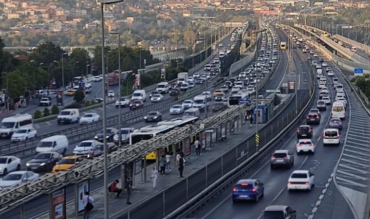 İstanbul’da haftanın ilk iş gününde trafik yoğunluğu