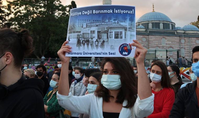 Öğrencilerden Beşiktaş Meydanı’nda eylem: Saray değil yurt istiyoruz