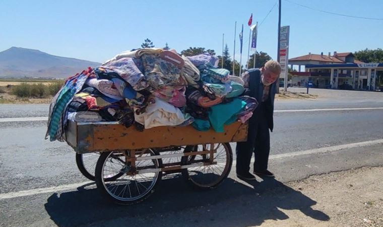 88 yaşında, ekmek parası için kilometrelerce yol gidiyor