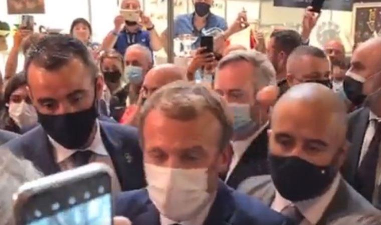 Fransa Cumhurbaşkanı Macron’a yumurta fırlatıldı