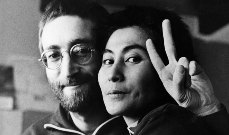 John Lennon'ın hiç bilinmeyen şarkısını kaydettiği kaset açık artırmayla satılacak