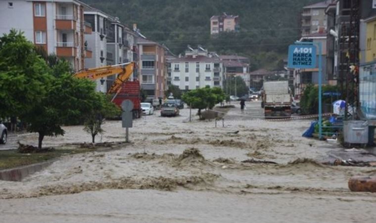 Meteoroloji'den Doğu ve Batı Karadeniz için 'sel' uyarısı