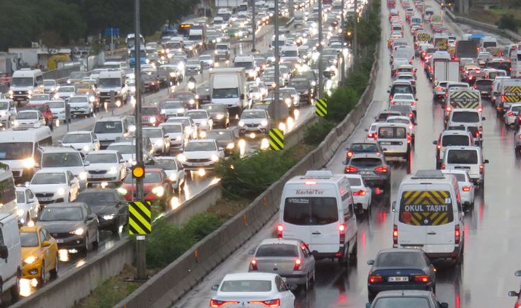 İstanbul trafiğinde son durum: İş çıkış saatinde yoğunluk arttı