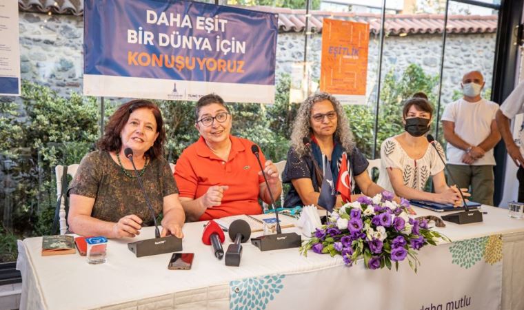 İzmir’in 30 ilçesinde kadın forumu