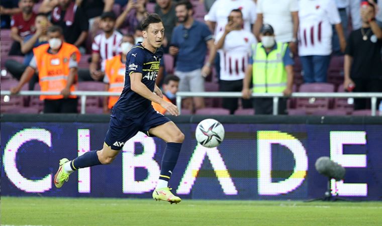 Mesut Özil Olympiakos mücadelesinde oynamayacak!