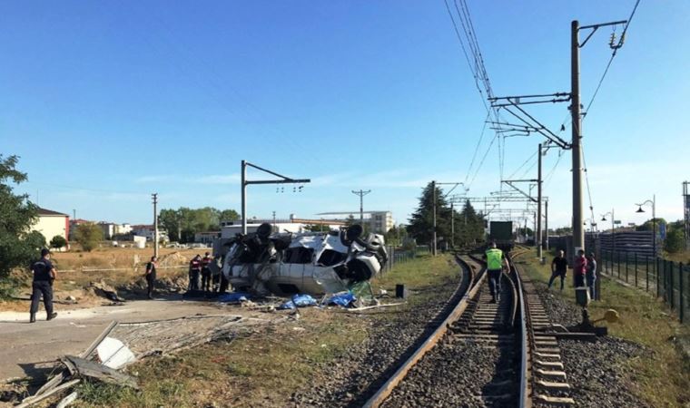 Tekirdağ Valisi Yıldırım'dan 6 kişinin öldüğü Ergene'deki tren kazasına ilişkin açıklama