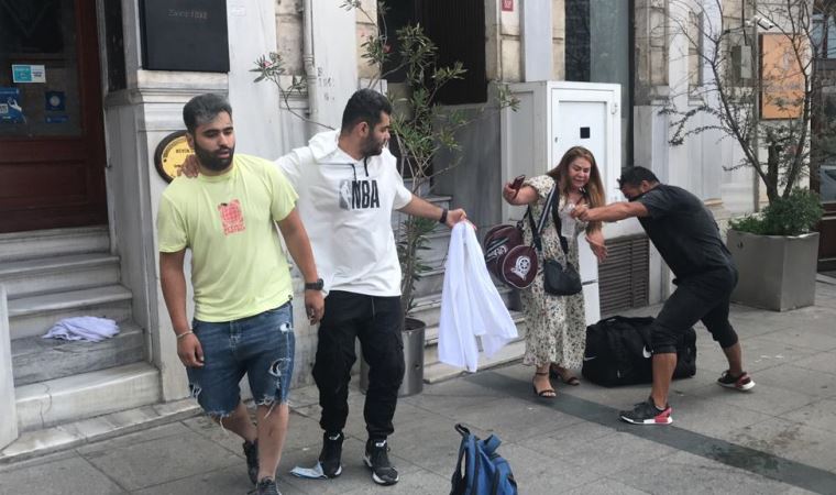 Son dakika... Beyoğlu'nda otelde yangın paniği