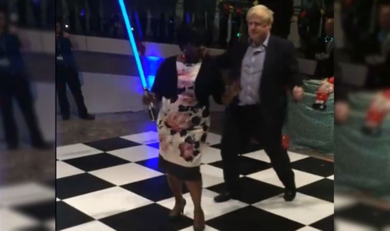 Boris Johnson'ın dansı gündem oldu