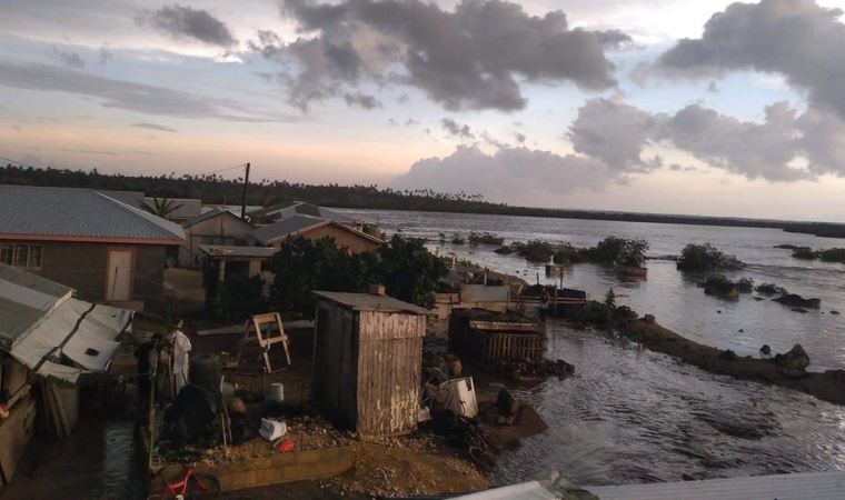 Tonga'da yanardağ patlaması: Hasar tespiti için uçaklar gönderildi, 80 bin kişi etkilenmiş olabilir