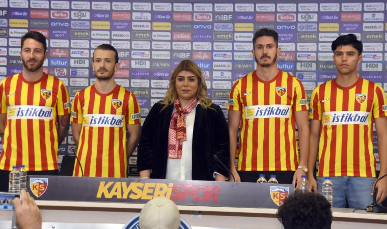 Kayserispor, yeni transferleri için imza töreni düzenledi