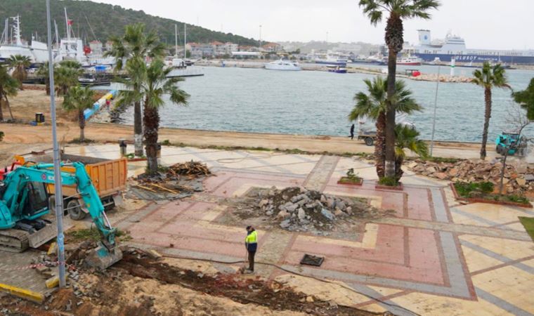 Çeşme Meydanı’nındaki kaçak yapılar yıkıldı