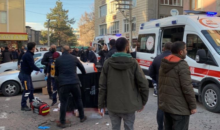 Kayseri'de cadde ortasında dehşet: 2 kişi hayatını kaybetti, 1 kişi yaralı