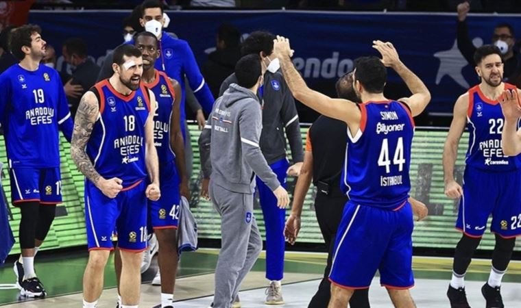 Anadolu Efes, Fenerbahçe Beko'yu mağlup etti