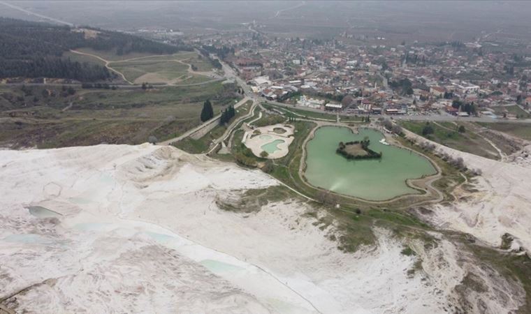 Pamukkale'ye 2022'de 2 milyon ziyaretçi bekleniyor