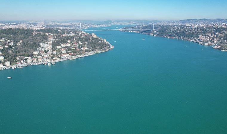 İstanbul Boğazı turkuaz rengine büründü