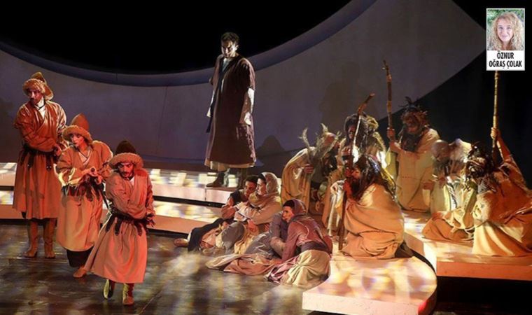 Devlet Tiyatrosu’nda Ozan Uçar’ın yönettiği oyun bir olgunlaşma hikâyesi