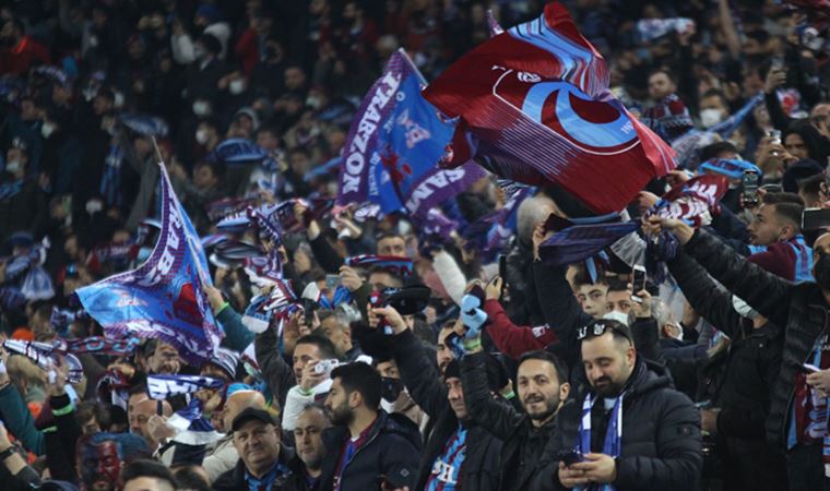 Trabzonspor - Konyaspor karşılaşmasında bir taraftar hayatını kaybetti