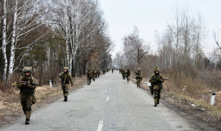 Son Dakika: İngiltere, Ukrayna'daki büyükelçiliğini Kiev'den çıkardı