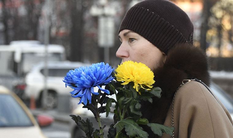 Anti-war protest outside Russian embassy in Warsaw attracts large numbers