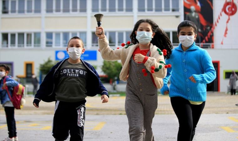 Okullarda yarıyıl tatilinin ardından ilk ders zili yarın çalacak