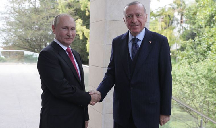 Rusya Devlet Başkanı Putin'den Cumhurbaşkanı Erdoğan ve eşine geçmiş olsun mesajı