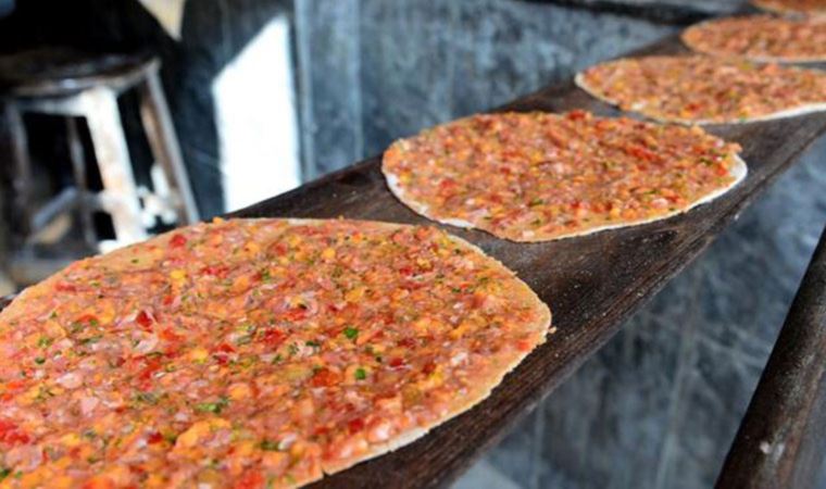 'Lahmacunun tadı yok' diyen müşteriye olay yanıt