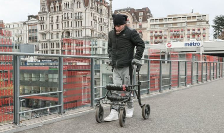 Bir mucize gerçek oldu: Bacakları tutmuyordu, artık yürüyor