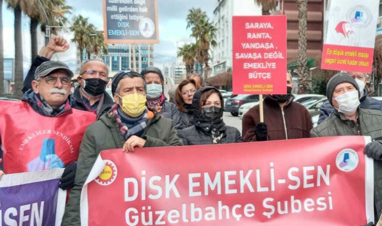 İzmir'de emeklilerden zam protestosu: Sefaletle baş başa kaldık